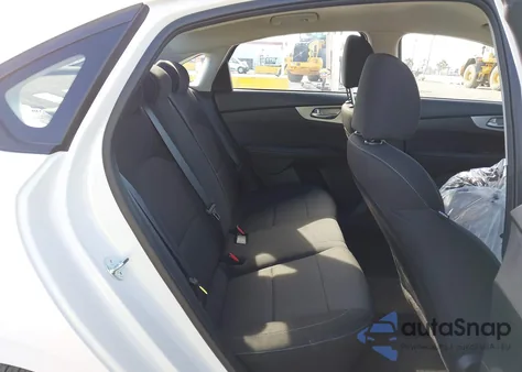 2023 Kia Forte Lxs z USA, uszkodzony, nr VIN 3KPF24AD1PE603540